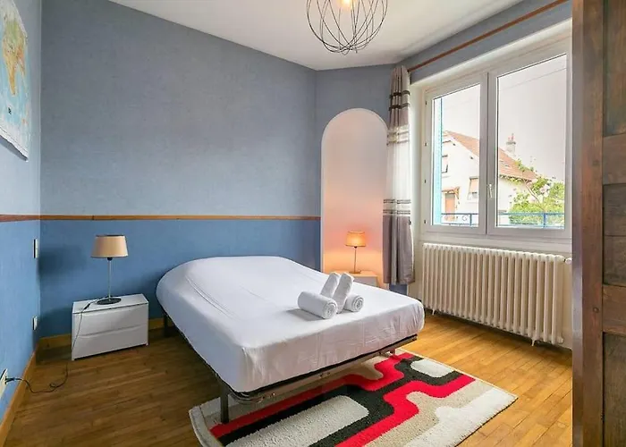 Le Montrachet Villa Dijon